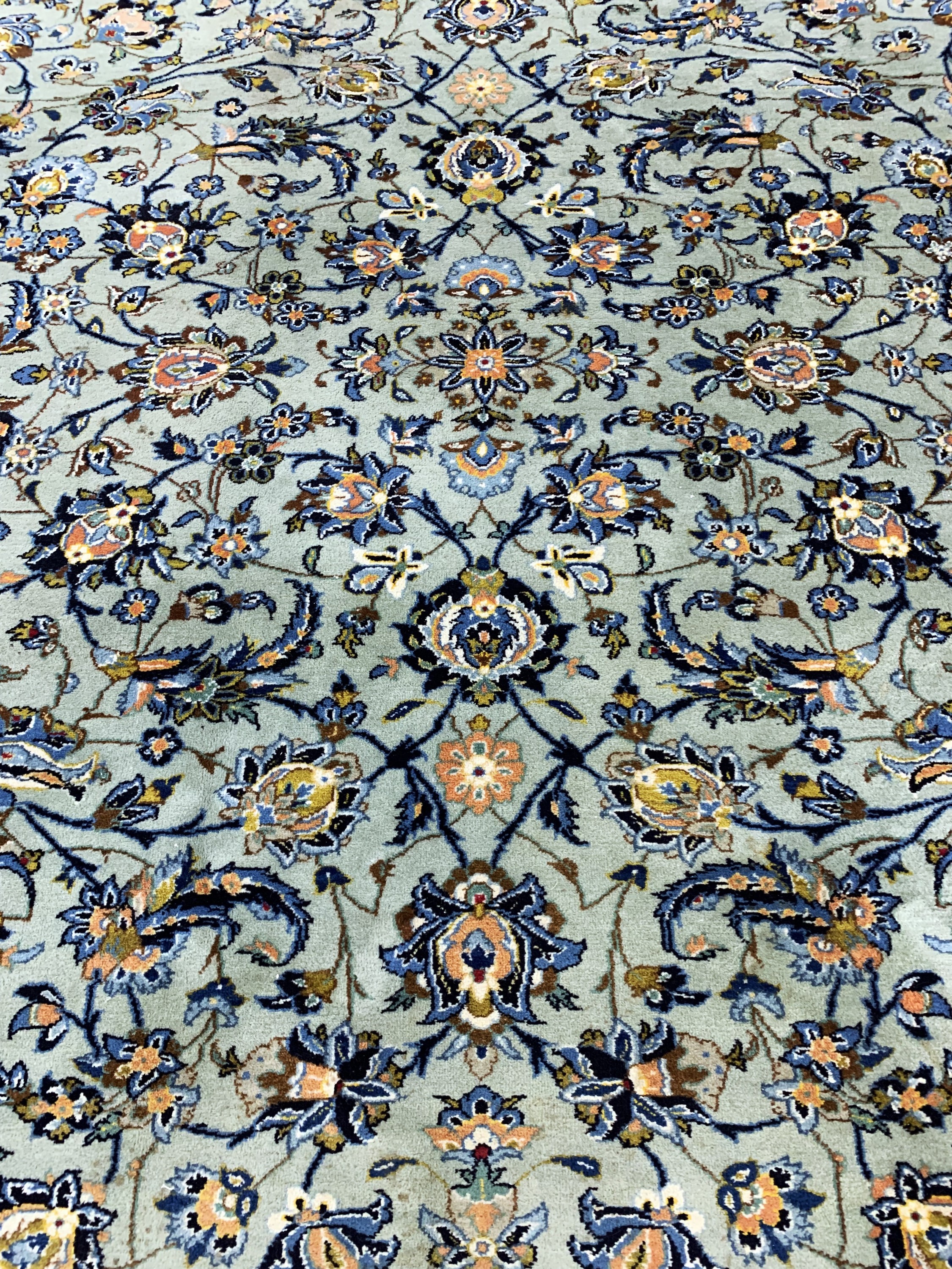 Detail d: Keschan, Persien, Mitte 20.Jhd, Wolle auf Baumwolle, ca. 360 x 265 cm, Reinigungsbedürftig, EHZ: 2