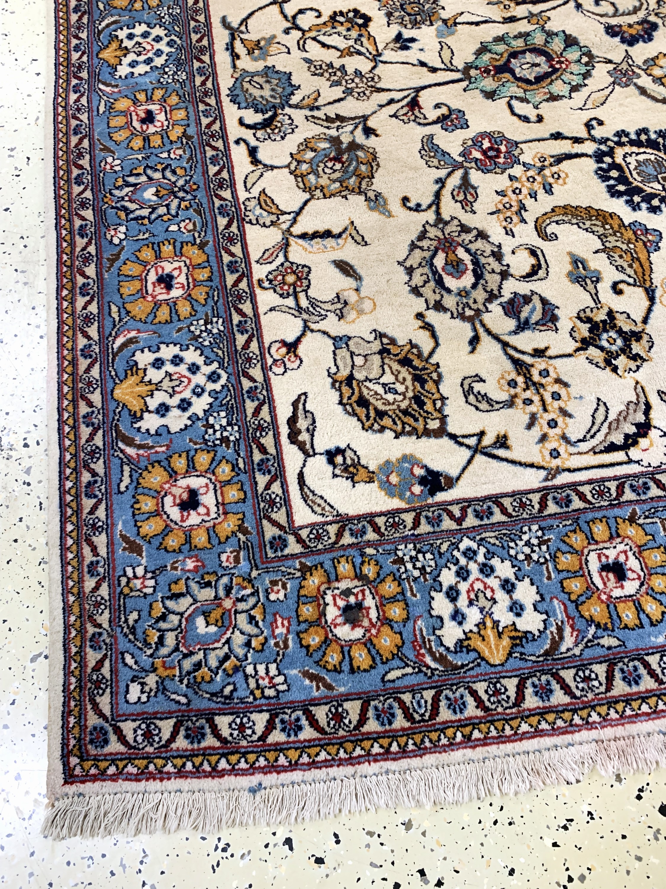 Detail c: Ghom alt, Persien, Mitte 20.Jhd, Wolle mit Seide, ca. 330 x 230 cm, Reinigungsbedürftig, EHZ: 2-3