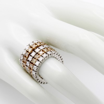 26969856b - 5-reihiger Kettenring mit Brillanten, WG 750/000, 63 Brill. zus. ca. 3.35 ct feines ...