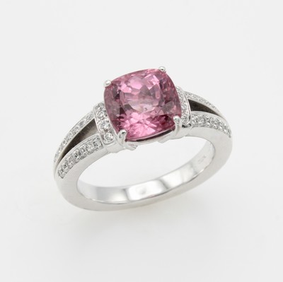 Image 26969876 - Ring mit Spinell und Brillanten, WG 750/000,Ringschultern offen gearbeitet, nat. rosa ...