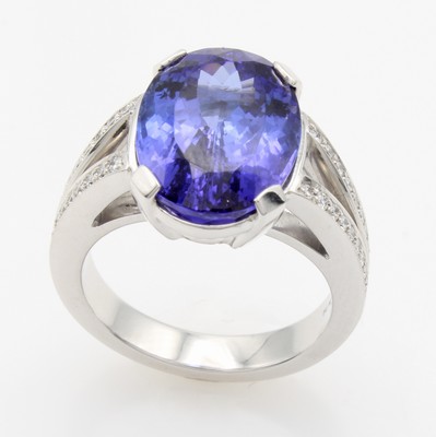 26969887a - Ring mit Tansanit und Brillanten, WG 750/000, ovaler Tansanit ca. 8.73 ct, Brill. an 2- ...