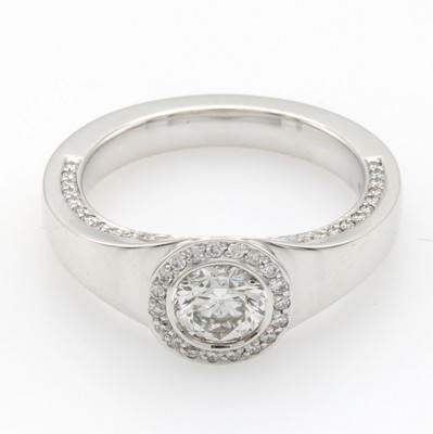 Image 26969889 - Ring mit Brillanten, WG 750/000, 1 Brill. mittig gef. ca. 0.72 ct feines Weiß/si ...