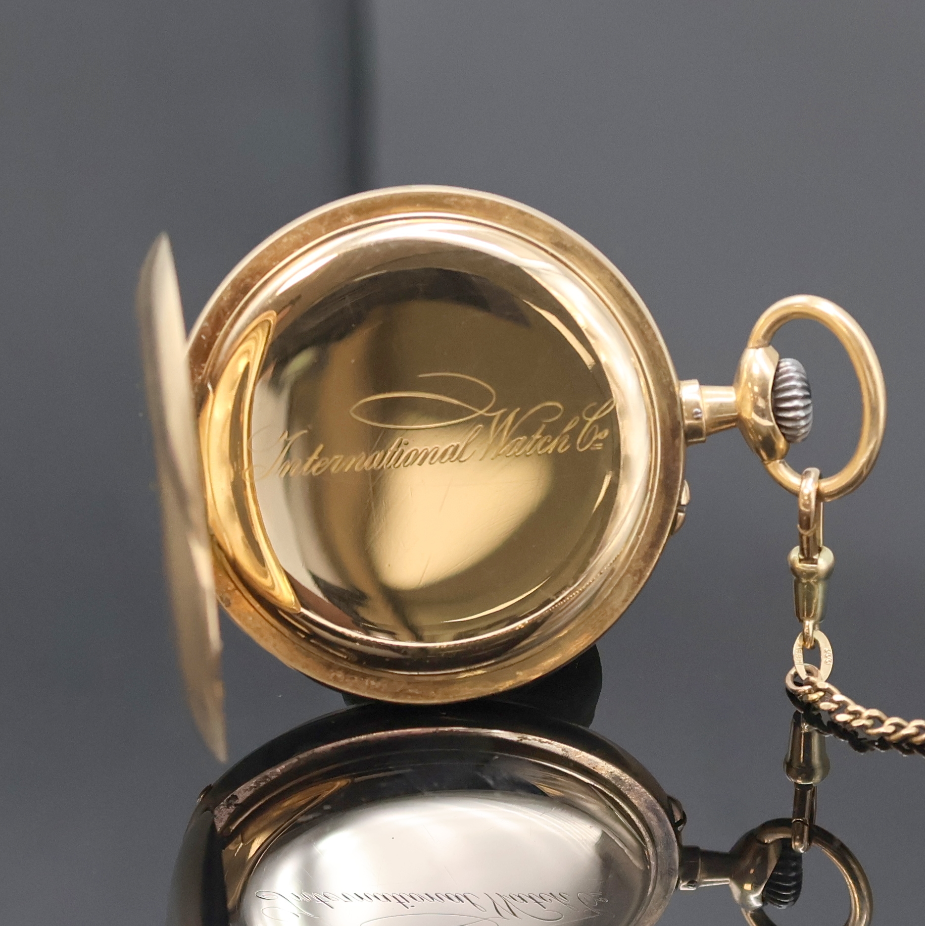 Detail b: IWC offene Herrentaschenuhr in Roségold 585/000 an Kette in GG 333/000, Schweiz um 1898, glattes Geh. dell., sign. Goldcuvette, gold. guill. ...
