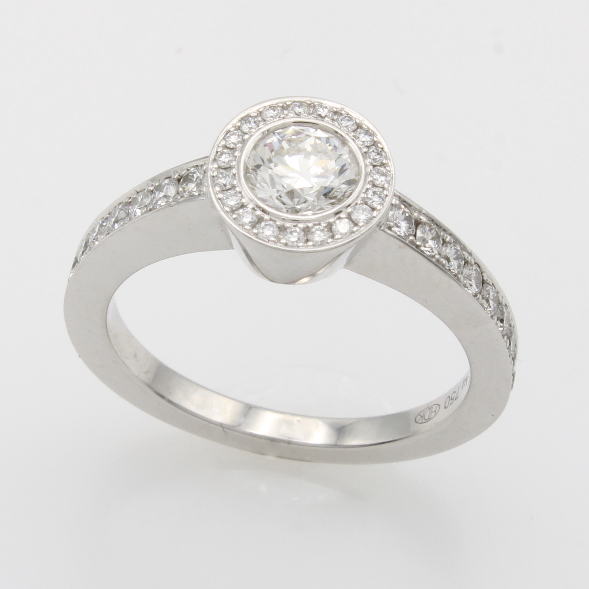 Image 26969960 - Ring mit Brillanten, WG 750/000, mittig gef. Brill. ca. 0.53 ct Weiß/si, 36 ...