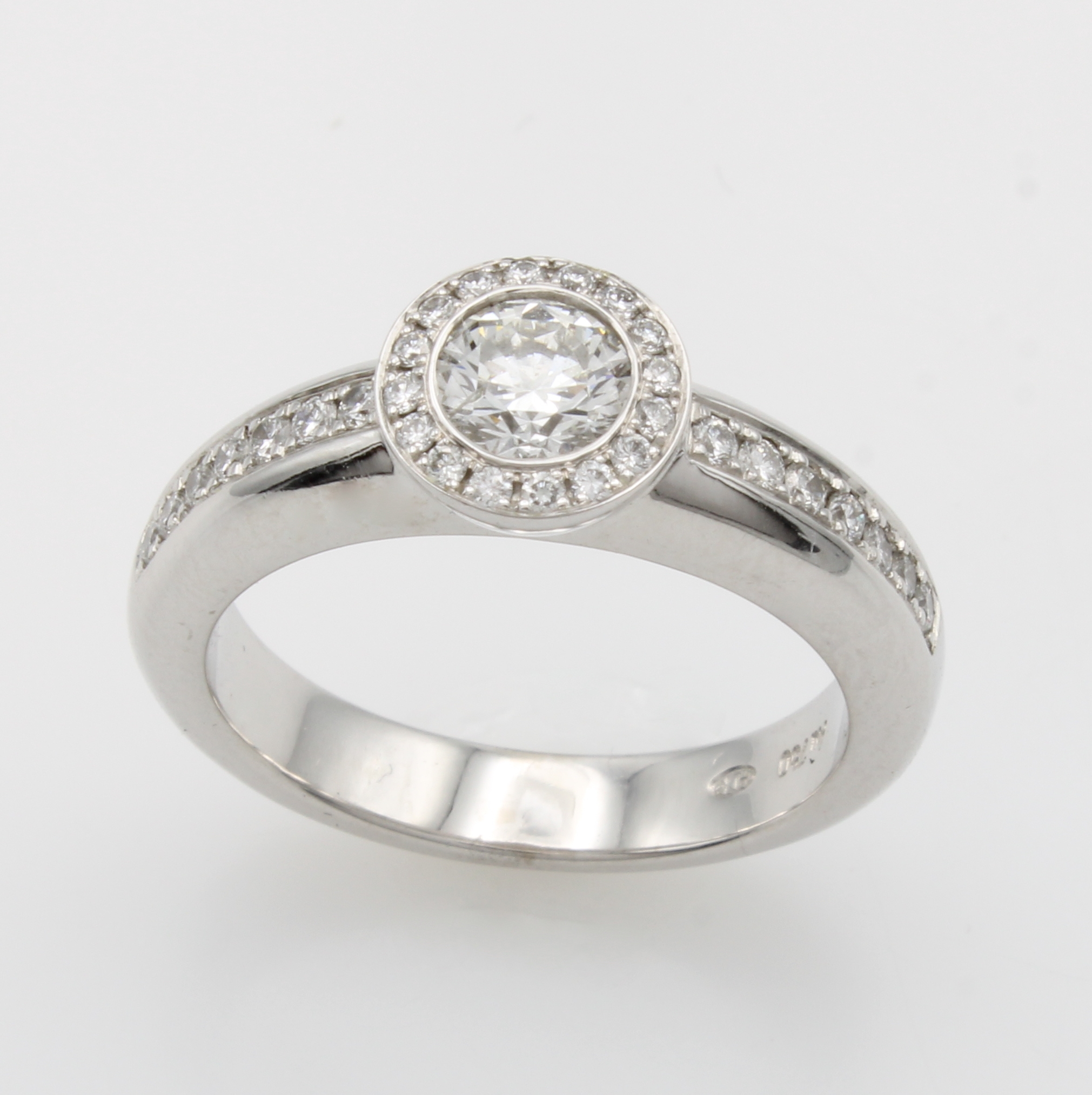 Image 26969961 - Ring mit Brillanten, WG 750/000, 1 Brill. ca. 0.48 ct feines Weiß/si, Besatzbrill. zus. ...