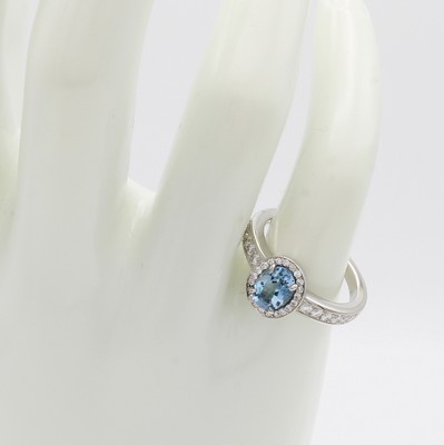 26969928b - Ring mit Aquamarin und Brillanten, Platin 950, Aquamarin ca. 0.75 ct von guter Farbe, 33 ...