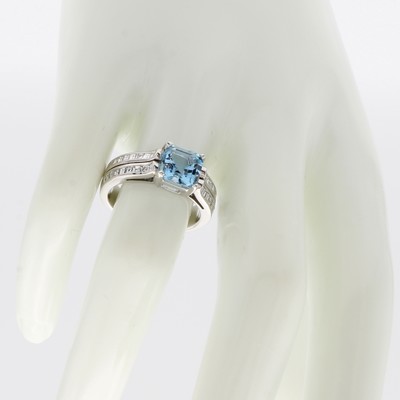 26969933b - Ring mit Aquamarin und Brillanten, WG 750/ 000, Aquamarin von guter Farbe ca. 1.46 ct u. ...