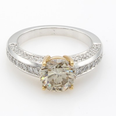 Image 26969937 - Ring mit Brillanten, WG/RG 750/000, Brill. mittig in RG-Fassung ca. 2.00 ct ...