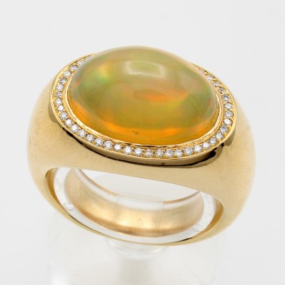 26969938a - Massiver Bandring mit Opal und Brillanten, RoséG 750/000, Opal ca. 5.21 ct, ...