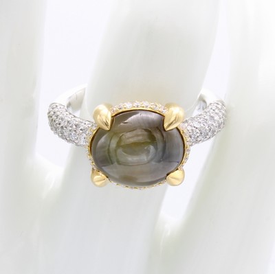 Image 26969943 - Ring mit Chrysoberyll-Katzenauge und Brillan- ten, Platin u. GG 750/000, Chrysoberyll ...