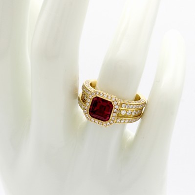 26969951b - Massiver Ring mit Turmalin und Brillanten, GG 750/000, roter Turmalin von sehr guter ...