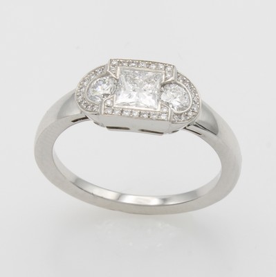 Image 26969964 - Ring mit Diamant und Brillanten, WG 750/000,1 Diam. im Princess-Cut ca. 0.44 ct feines ...