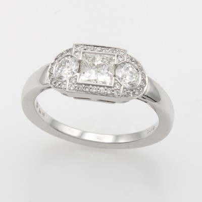 Image 26969965 - Ring mit Diamant und Brillanten, WG 750/000,1 Diam. im Princess-Cut ca. 0.58 ct, 2 ...