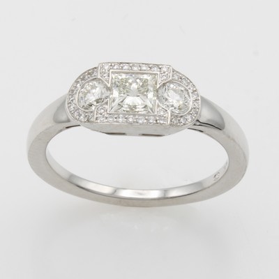 Image 26969969 - Ring mit Diamant und Brillanten, WG 750/000,1 Diam. im Princess-Cut ca. 0.51 ct ...