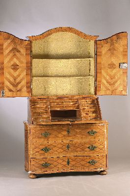 26969976a - Barocker Tabernakelsekretär a trois corps, Schweiz wohl Bern, um 1750/60, Aufsatz ...