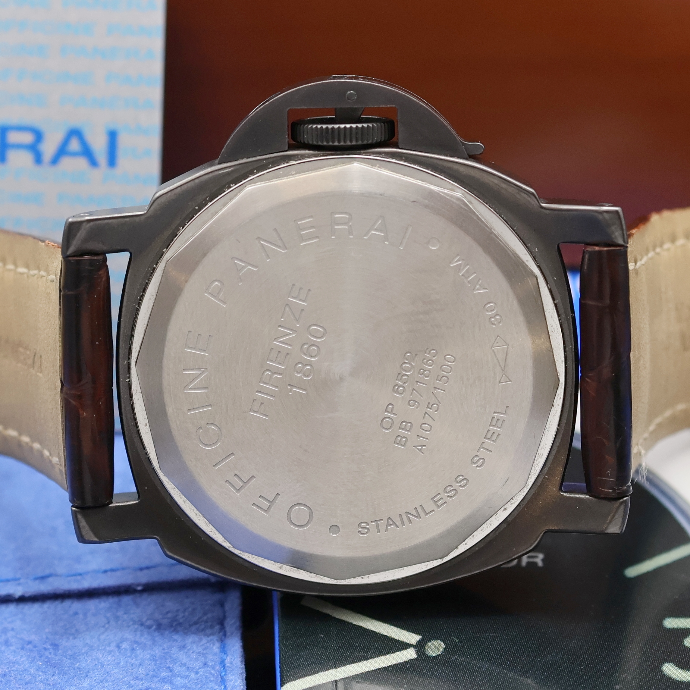 Detail f: PANERAI auf 1.500 Stück limitierte Herrenarmbanduhr Luminor Marina aus der Serie A Referenz PAM00004, Handaufzug, PVD-beschichtetes Edelstahlgeh. ...