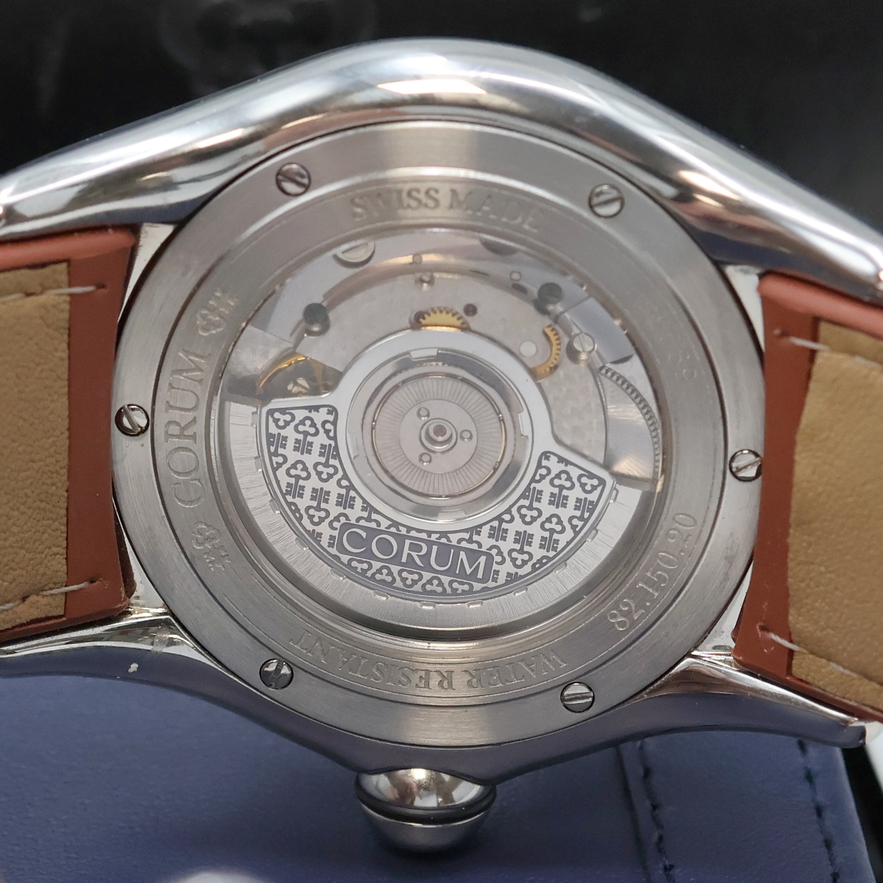 Detail g: CORUM Herrenarmbanduhr Bubble Referenz 82.150.20, Automatik, Edelstahlgeh. inkl. orig. Lederband m. dopp. Faltschl., beids. vergl., Boden 6-fach ...