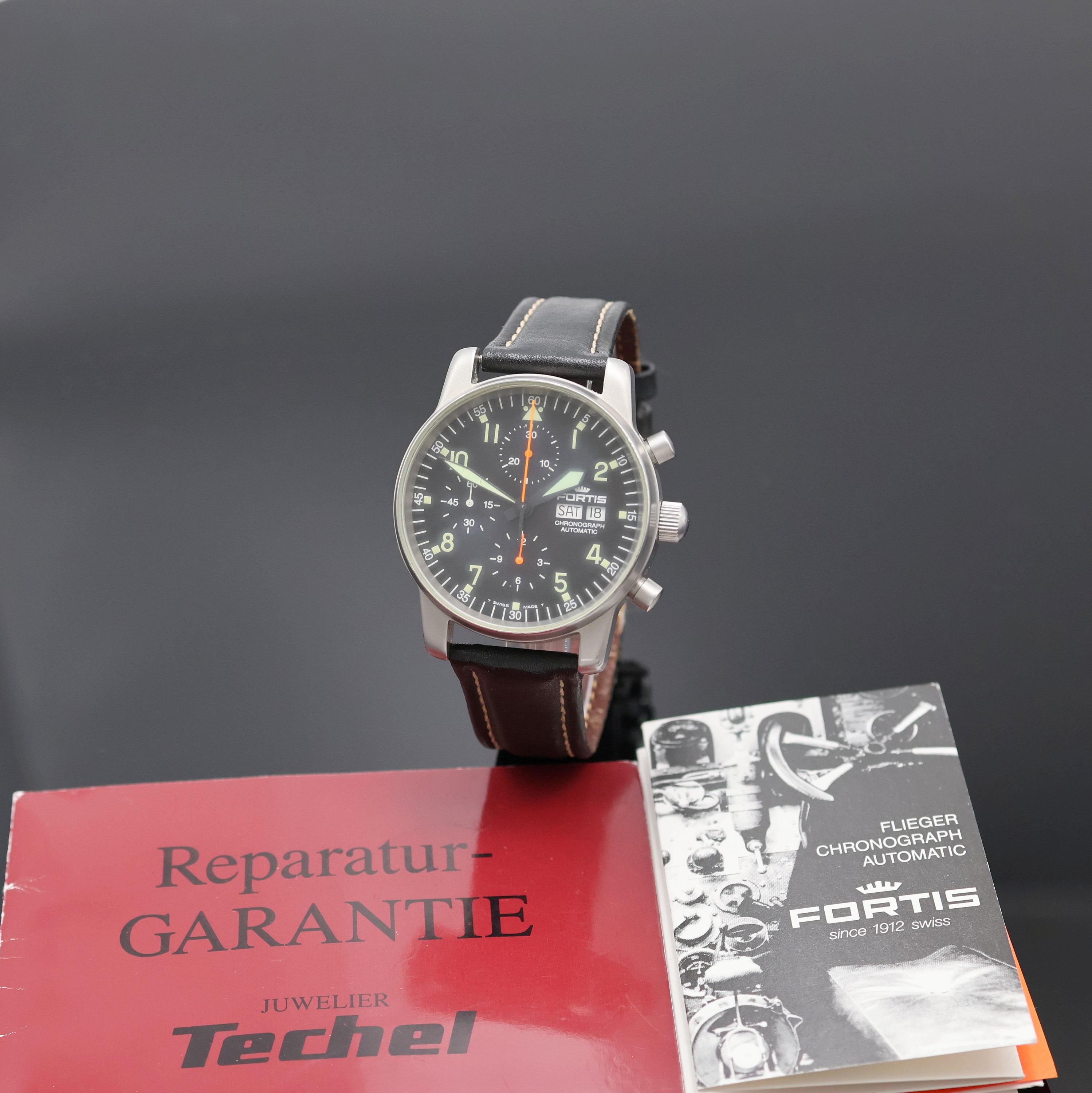 FORTIS Armbandchronograph Referenz 597.10.141, Automatik, Edelstahlgeh., Boden verschr., Lederband (zu ers.) m. orig. Dornschl., schwarzes Zifferbl. ...