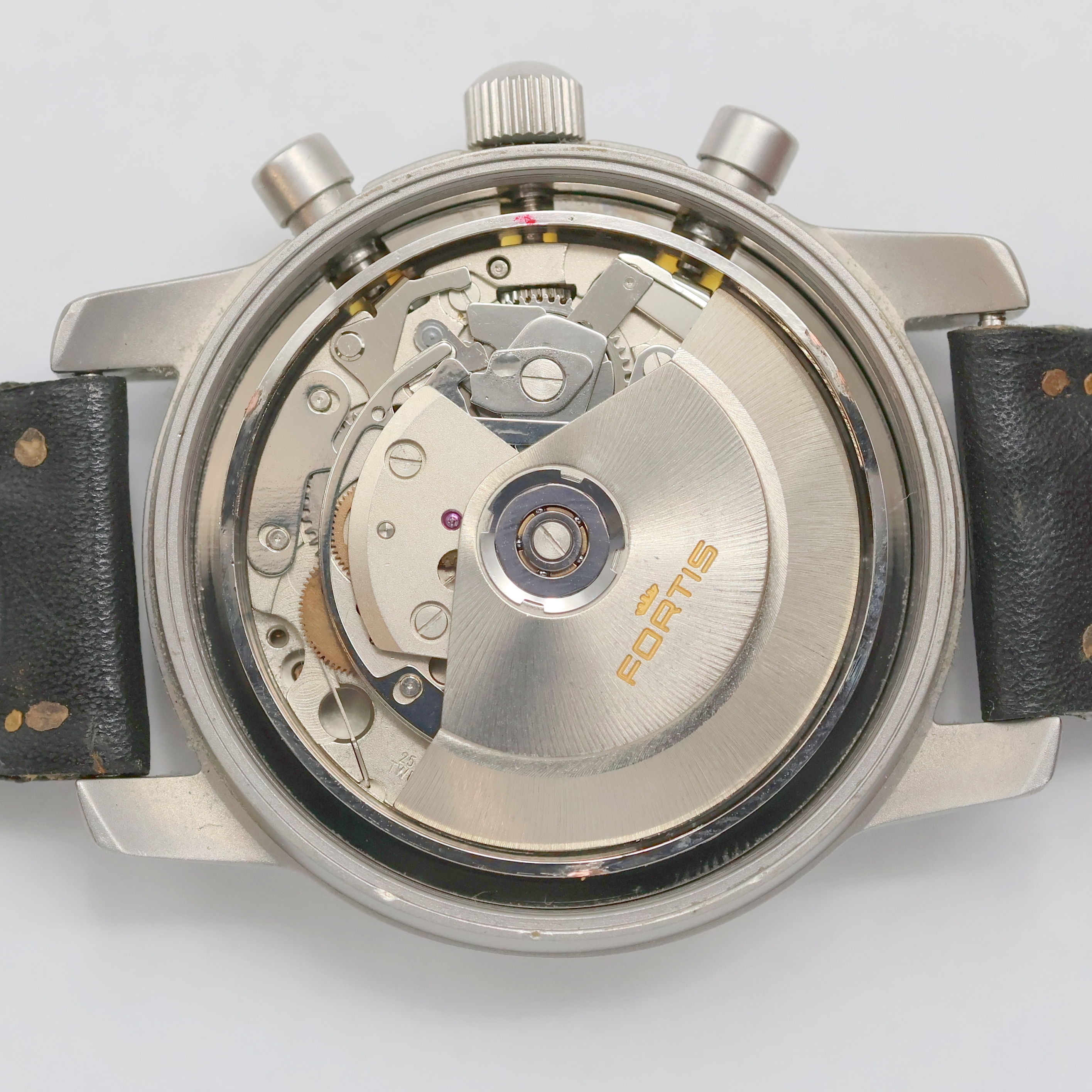 Detail h: FORTIS Armbandchronograph Referenz 597.10.141, Automatik, Edelstahlgeh., Boden verschr., Lederband (zu ers.) m. orig. Dornschl., schwarzes Zifferbl. ...