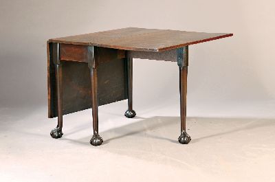 Image 26970004 - Louis-Philippe-Salontisch mit Klauenfüßen, Frankreich, um 1860, 71x147x97 cm, ...