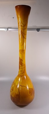 26970005d - Große Langhalsvase, Emile Gallé, um 1900, farbloses Glas, innen ...
