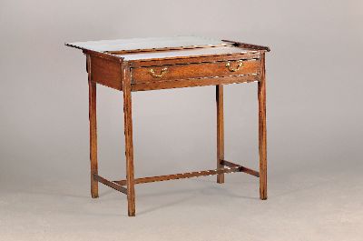 Image Klapptisch/Salontisch, England, um 1900, Mahagoni, Tischplatte aufklappbar, ca. 77x80x47 ...