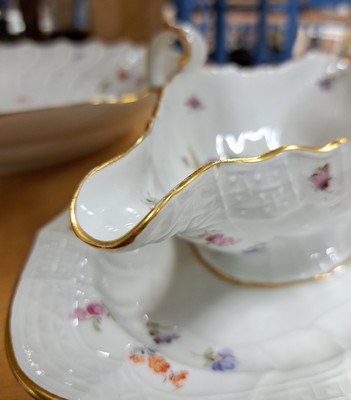 26970155n - Serviceteile, Meissen, ausgehendes 19.Jh., Neubrandenstein-Relief, Frucht- und ...