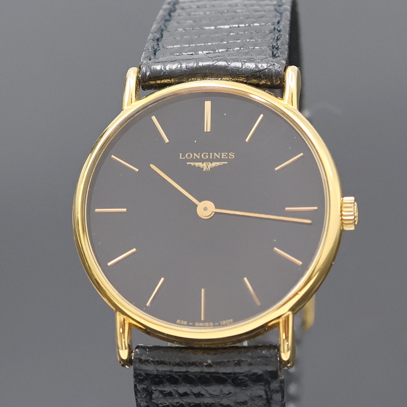Detail b: LONGINES 2 Armbanduhren in Stahl /vergoldet, Schweiz um 1980/1990, Automatik/Handaufzug, 2-teil. Geh., Stahlböden aufgedr., 1) Automatik, ovales ...