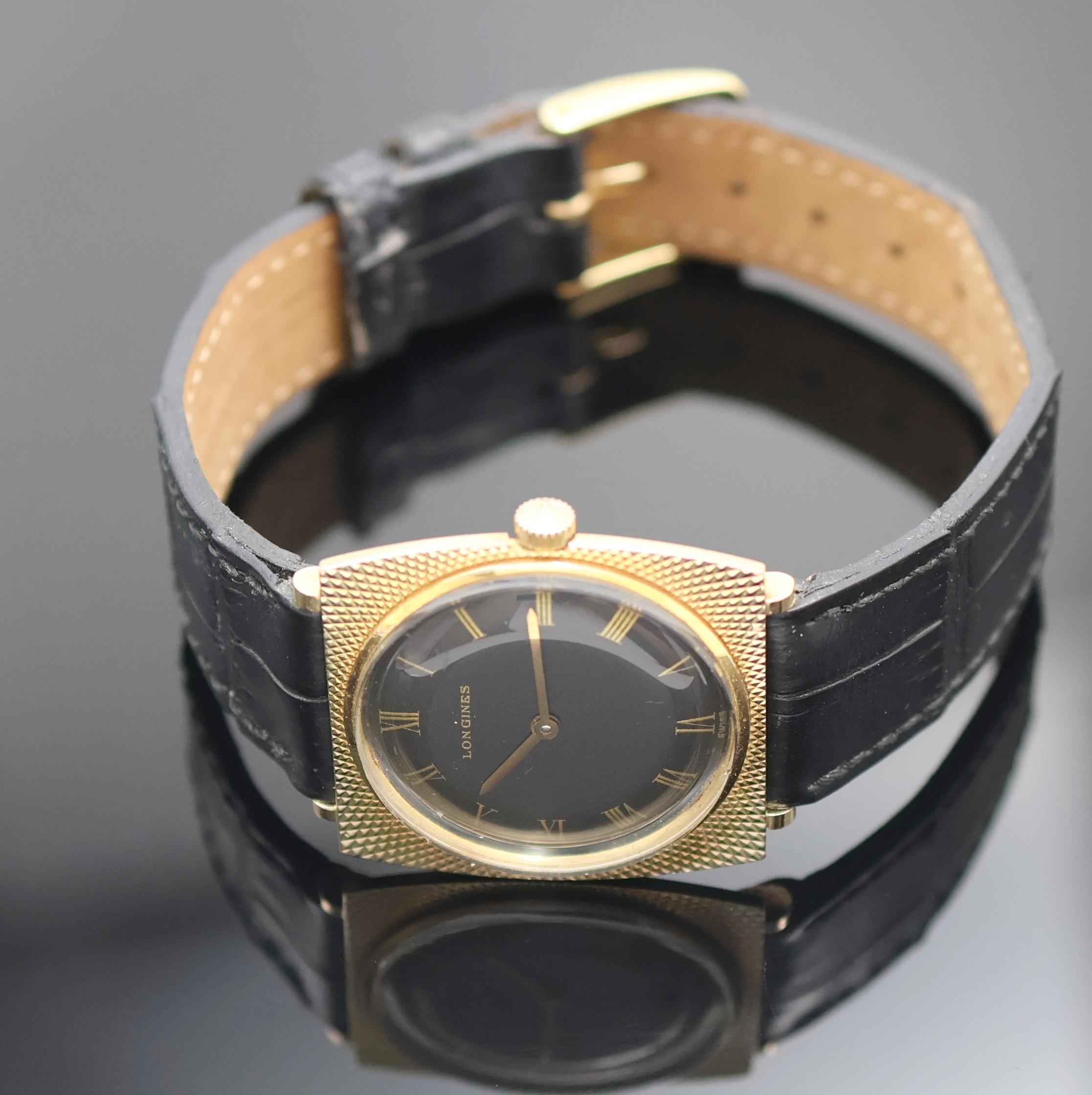 Detail c: LONGINES Armbanduhr in GG 585/000 für den amerikanischen Markt, Schweiz/USA um 1970, Handaufzug, 2-teil. Geh., guill. Front, Boden aufgedr., ...
