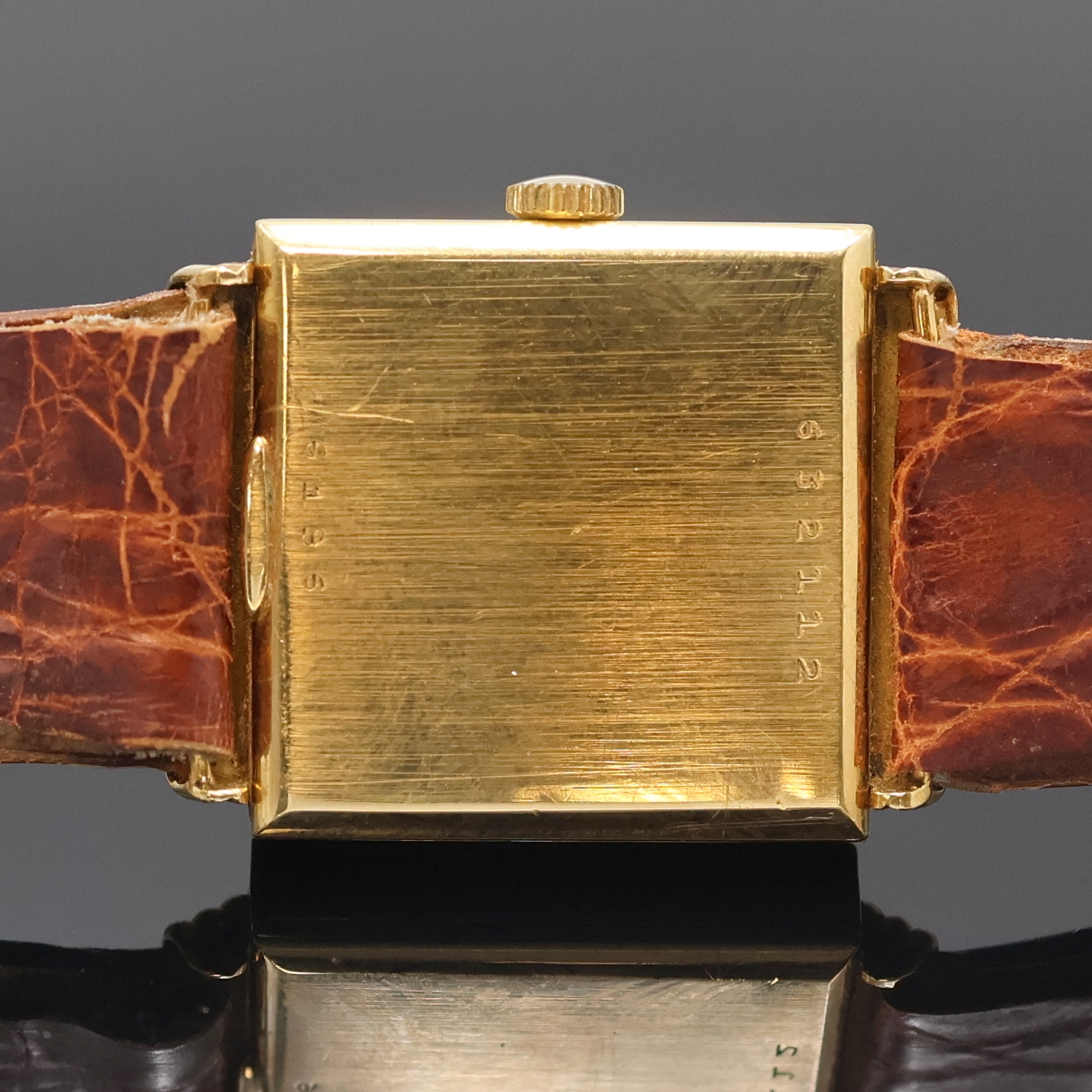 Detail f: UNIVERSAL Geneve quadratische Armbanduhr mit verdeckten Anstößen in GG 750/000 Referenz 6196, Schweiz um 1940, Handaufzug, 2-teil. Geh., Boden ...