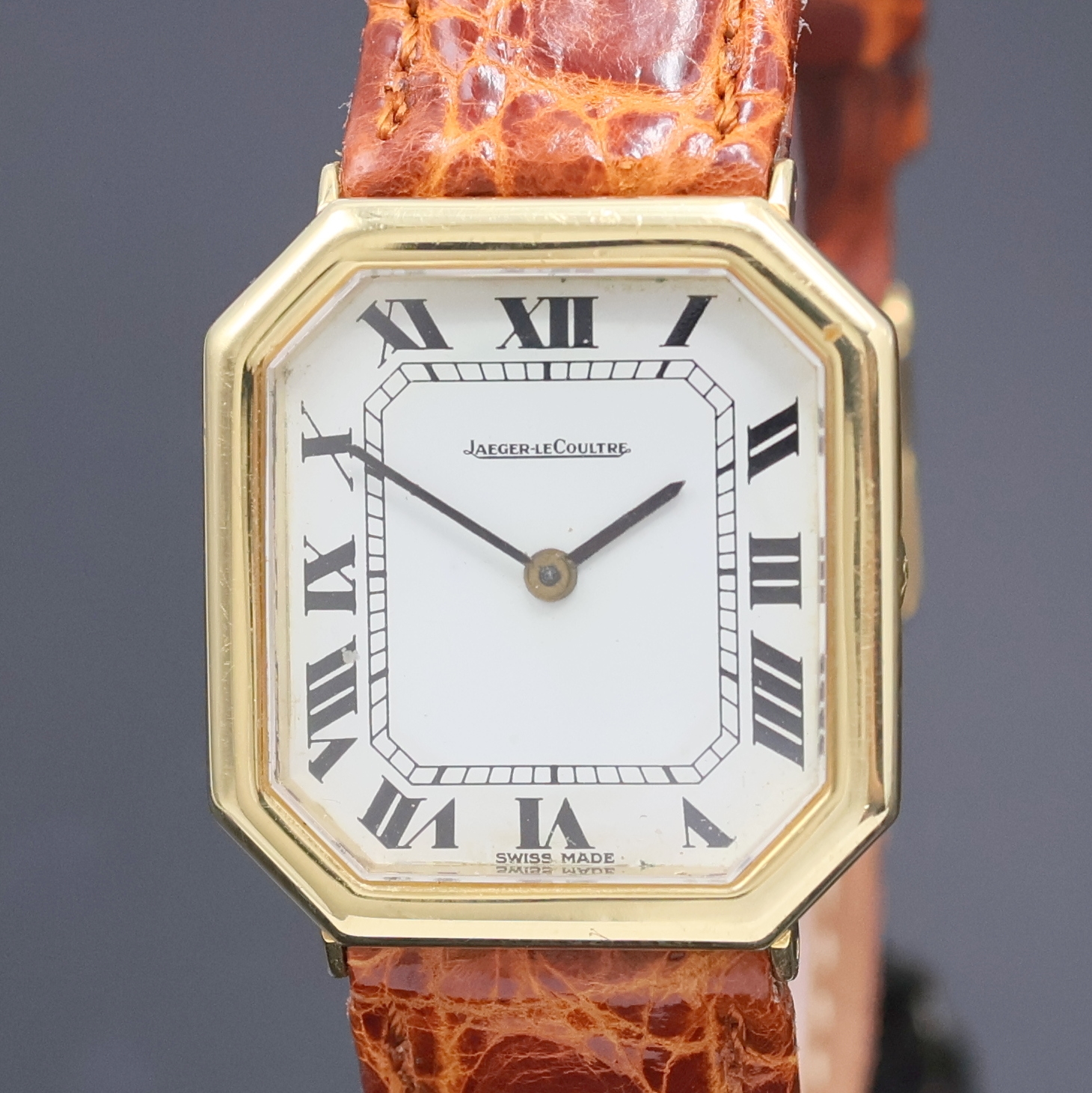 Detail a: Jaeger-LeCoultre 8-eckige Armbanduhr in GG 750/000 Referenz 9101, Schweiz um 1980, Handaufzug, 2-teil. Geh., Boden aufgedr., orig. Krone, weißes ...