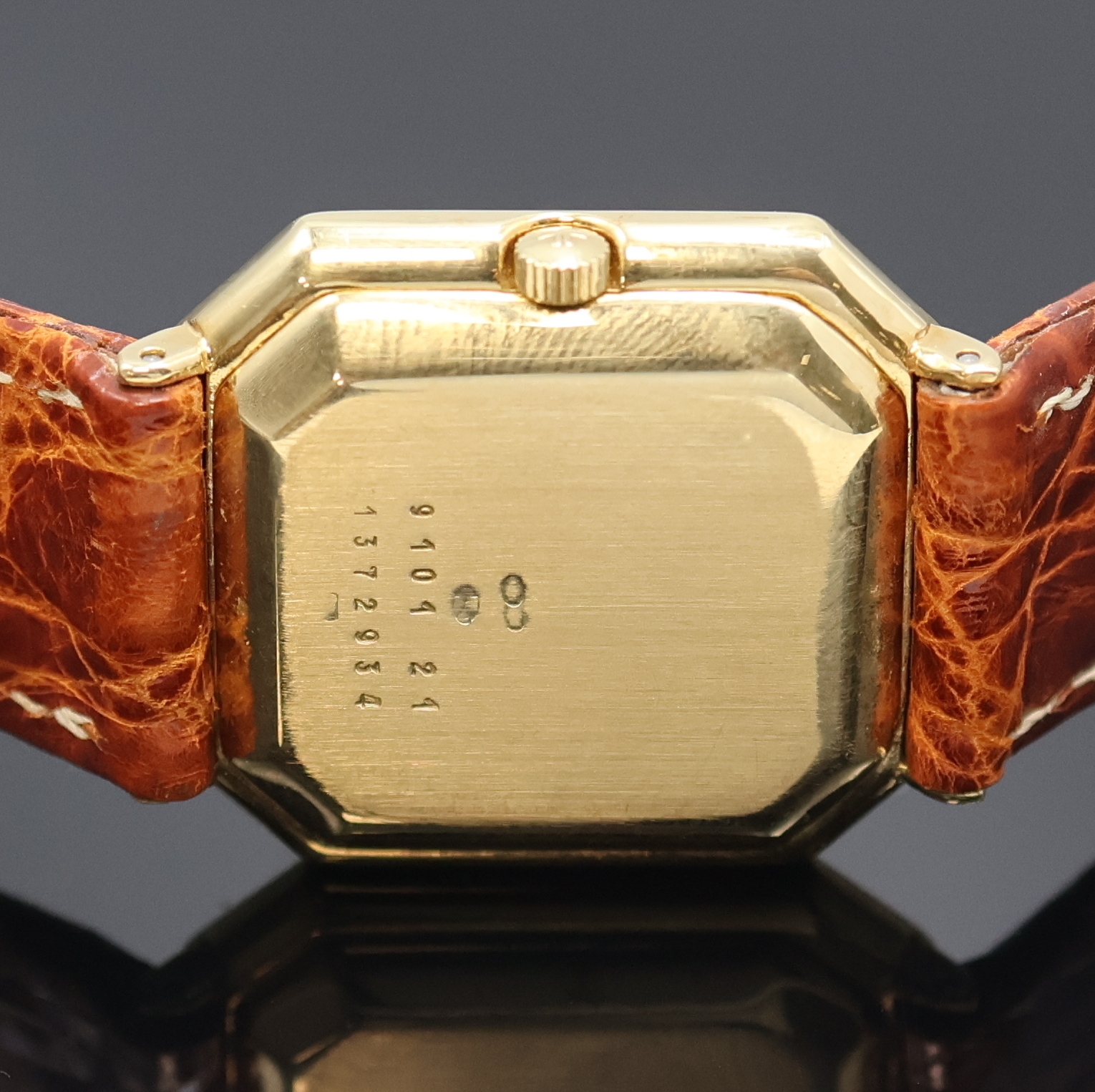 Detail f: Jaeger-LeCoultre 8-eckige Armbanduhr in GG 750/000 Referenz 9101, Schweiz um 1980, Handaufzug, 2-teil. Geh., Boden aufgedr., orig. Krone, weißes ...