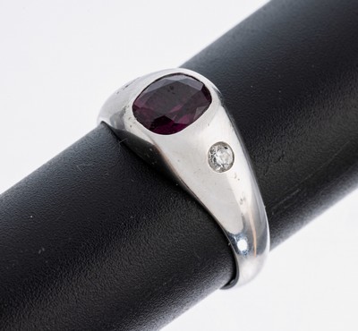 Image 26970898 - 14 kt Gold Rubin-Brillant-Ring, WG 585/000,facett. Rubin von feiner Farbe ca. 1.50 ct, ...