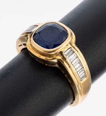 Image 26970899 - 18 kt Gold Saphir-Diamant-Ring, GG 750/000,facett. Saphir ca. 2.0 ct, Ringschultern mit ...