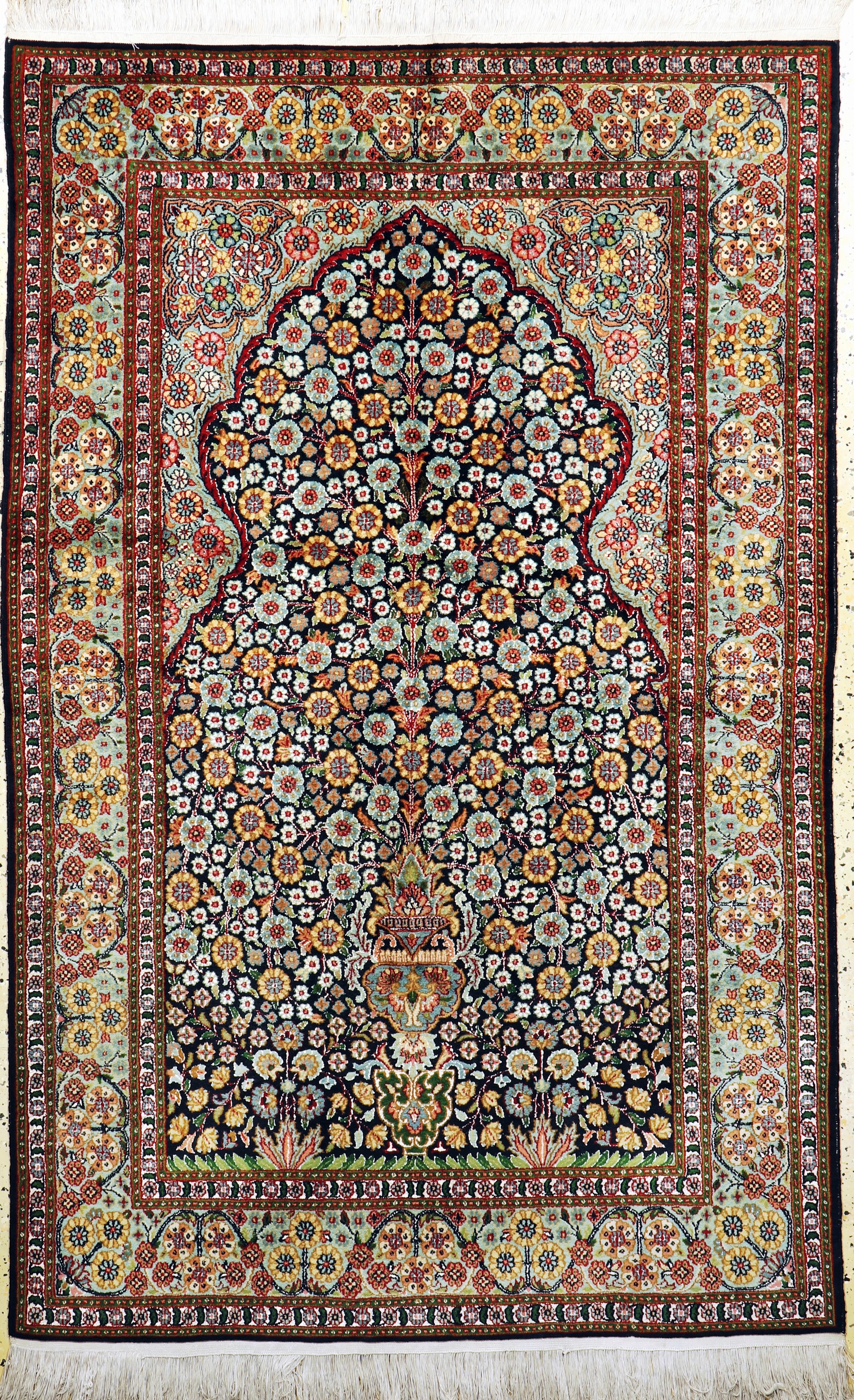Lahor fein, Pakistan, Mitte 20.Jhd, Korkwolle mit Seide, ca. 193 x 122 cm, EHZ: 2