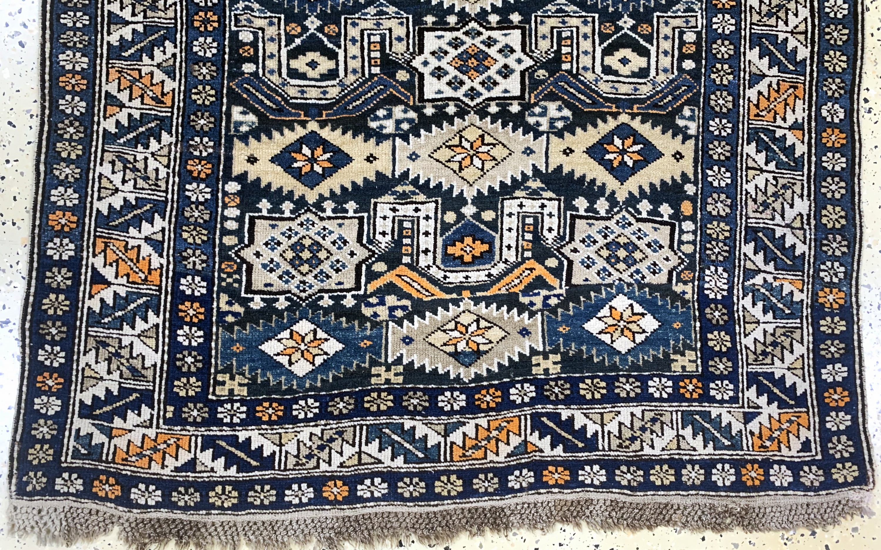 Detail b: Schirwan antik, Kaukasus, 19.Jhd, Wolle auf Wolle, ca. 156 x 105 cm, EHZ: 2