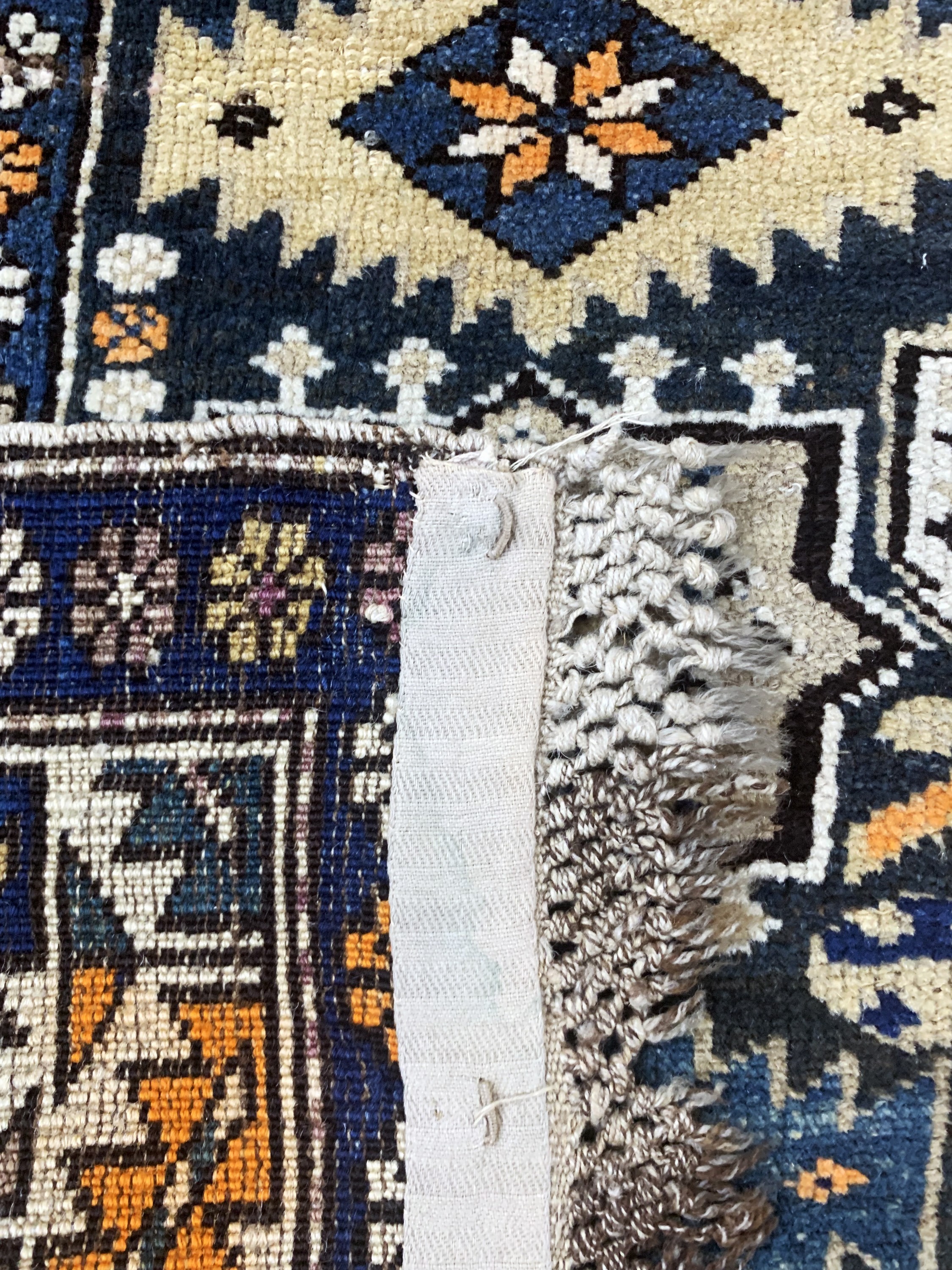 Detail e: Schirwan antik, Kaukasus, 19.Jhd, Wolle auf Wolle, ca. 156 x 105 cm, EHZ: 2