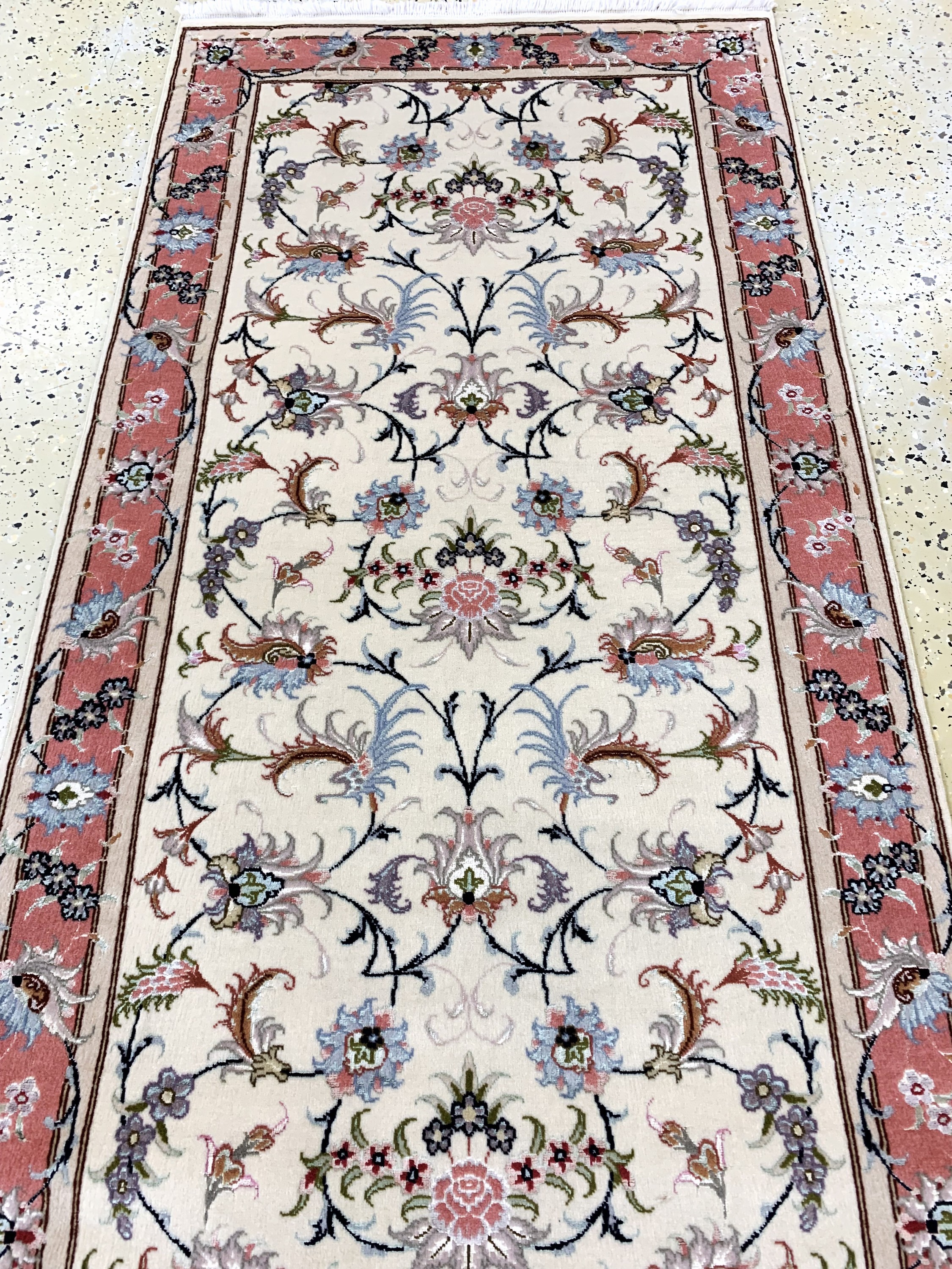 Detail c: Täbriz fein(50 Raj), Persien, Ende 20.Jhd, Korkwolle mit Seide, ca. 260 x 77 cm, ca. 500.000 Kn/qm, EHZ: 1-2