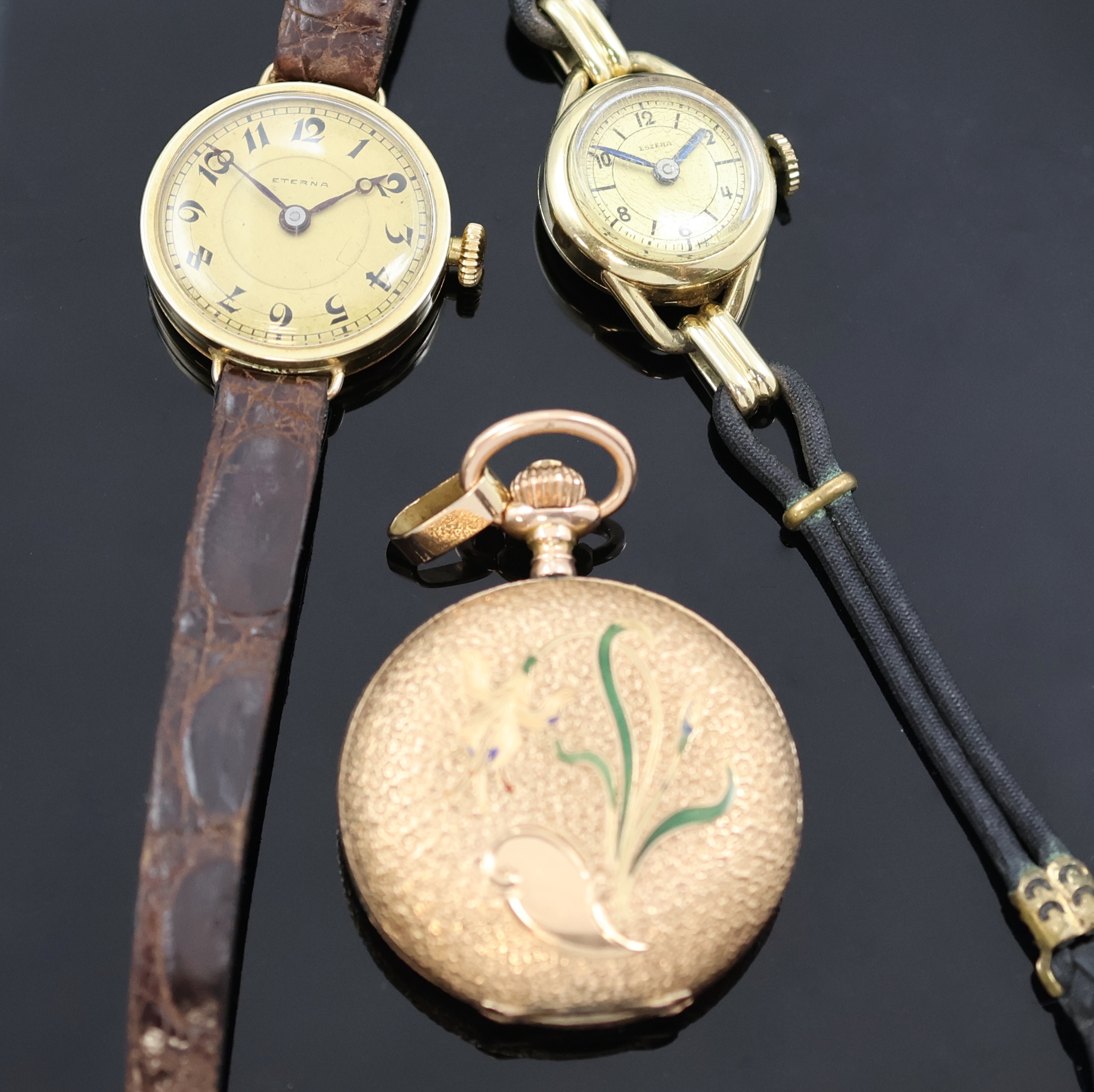 Detail a: 3 Uhren: ETERNA, ESZEHA, Damensavonette in Gold 585/000, Schweiz um 1900 bis 1940, Handaufzug, 1) ETERNA, Scharniergeh. m. aufgedr. Lünette, gold. ...