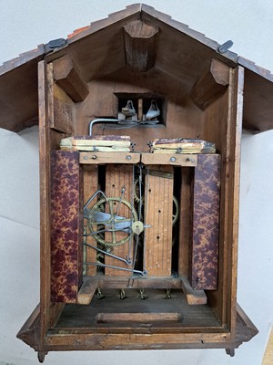 26970917a - Sehr seltene Wanduhr, sog. Doppelkuckuck, Schwarzwald um 1880/1900, Holzgehäuse in ...