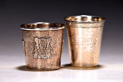 Image 26970939 - 2 Silberbecher, 20.Jh., , Becher mit atztekischen Motiven, 925er, 68g; Becher mit ...