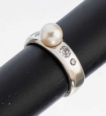 Image 26970980 - 14 kt Gold Perl-Diamant-Ring, WG 585/000 gepr., mittig Zuchtperle, D. ca. 6.8 mm, 2 ...