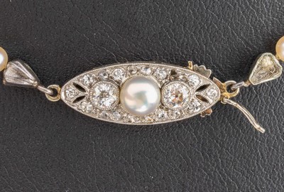 26970986a - Zuchtperl-Collier mit 14 kt Gold Diamant -Schmuckschließe, um 1920-30, WG 585/000 ...