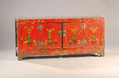 Image Anrichte, China, um 1900, Holz rot lackiert, mit floralen Motiven und Vasen, ...