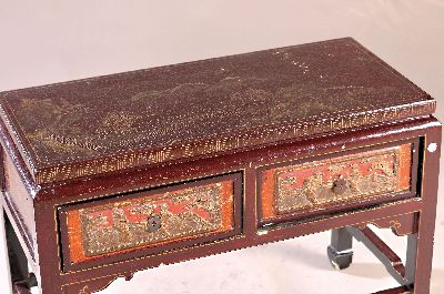 26971248a - Kleines Tischen, China, um 1900, 2 Schubladen, Tischoberfläche mit Malerei Ansicht ...