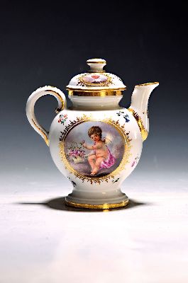 Image 26972190 - Kännchen von einem Solitär, Frankenthal, um 1788, CT-Marke, Porzellan, in ...