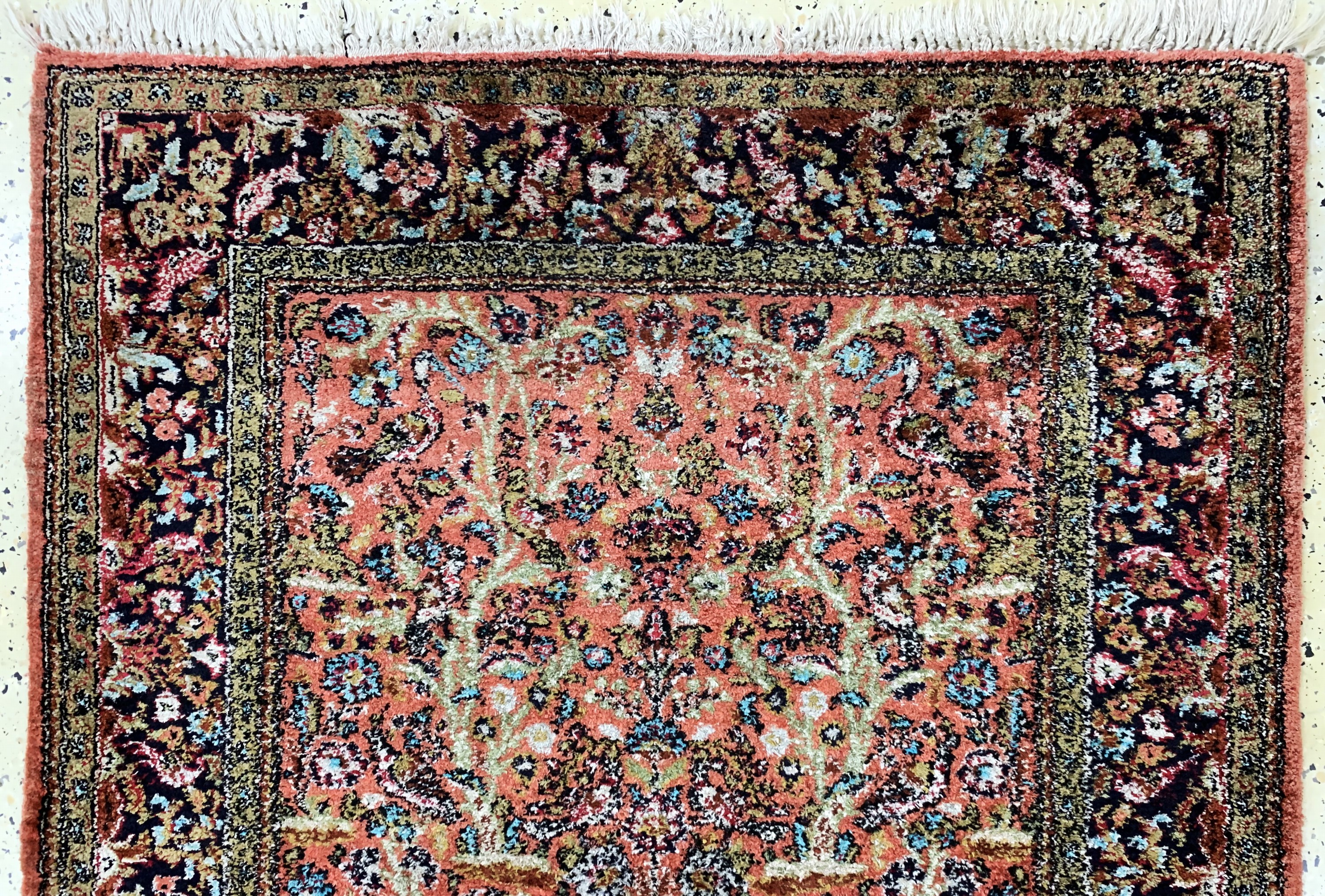 Detail a: Ghom Seide, Persien, Mitte 20.Jhd, reine Naturseide, ca. 156 x 105 cm, EHZ: 2