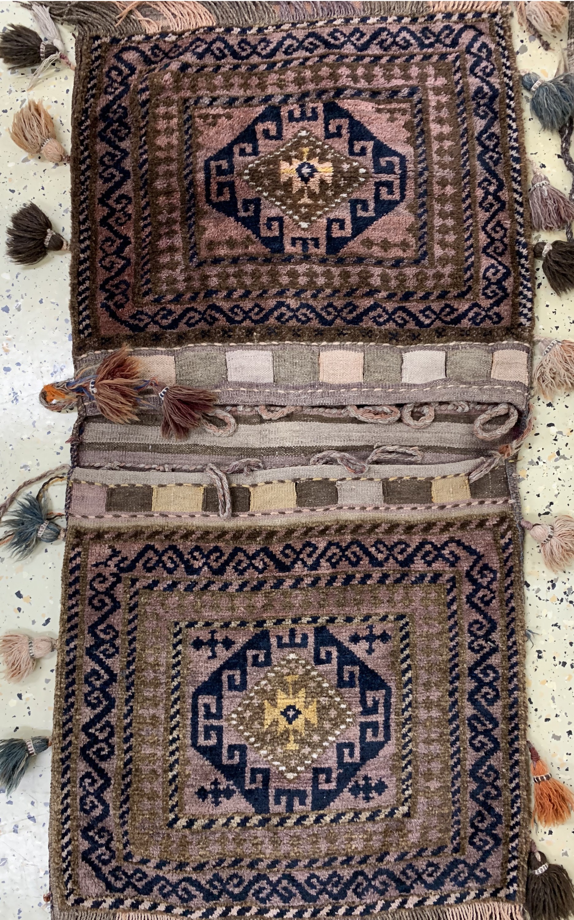 Detail c: Konvolut aus 6 Taschen, Belutsch, Afschar Persien, um 1900-1930, Wolle auf Wolle, ca. 184 x 80 cm, EHZ: 2-3