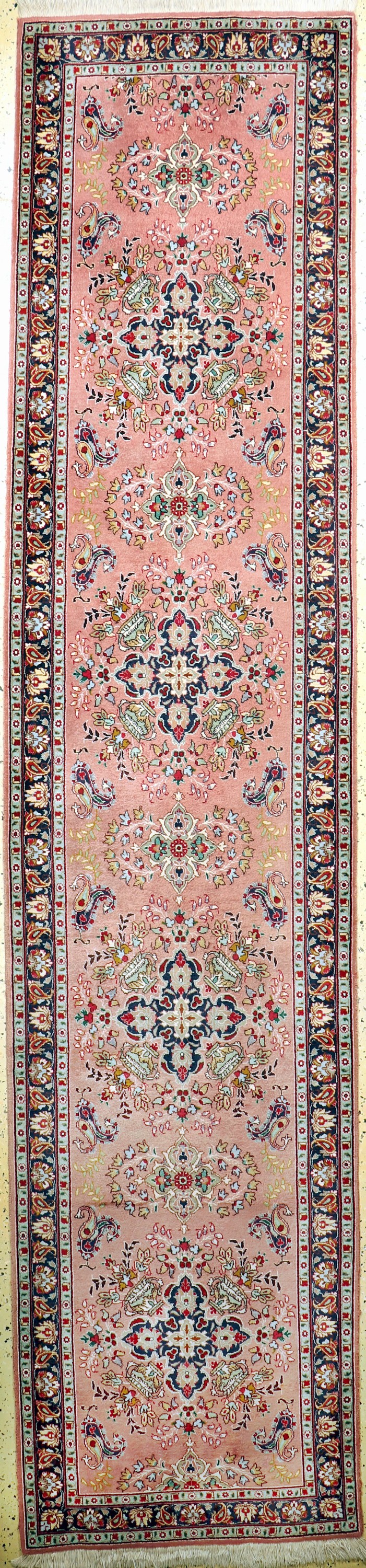 Täbriz(40 Raj), Persien, Mitte 20.Jhd, Wolle auf Baumwolle, ca. 400 x 89 cm, EHZ: 2