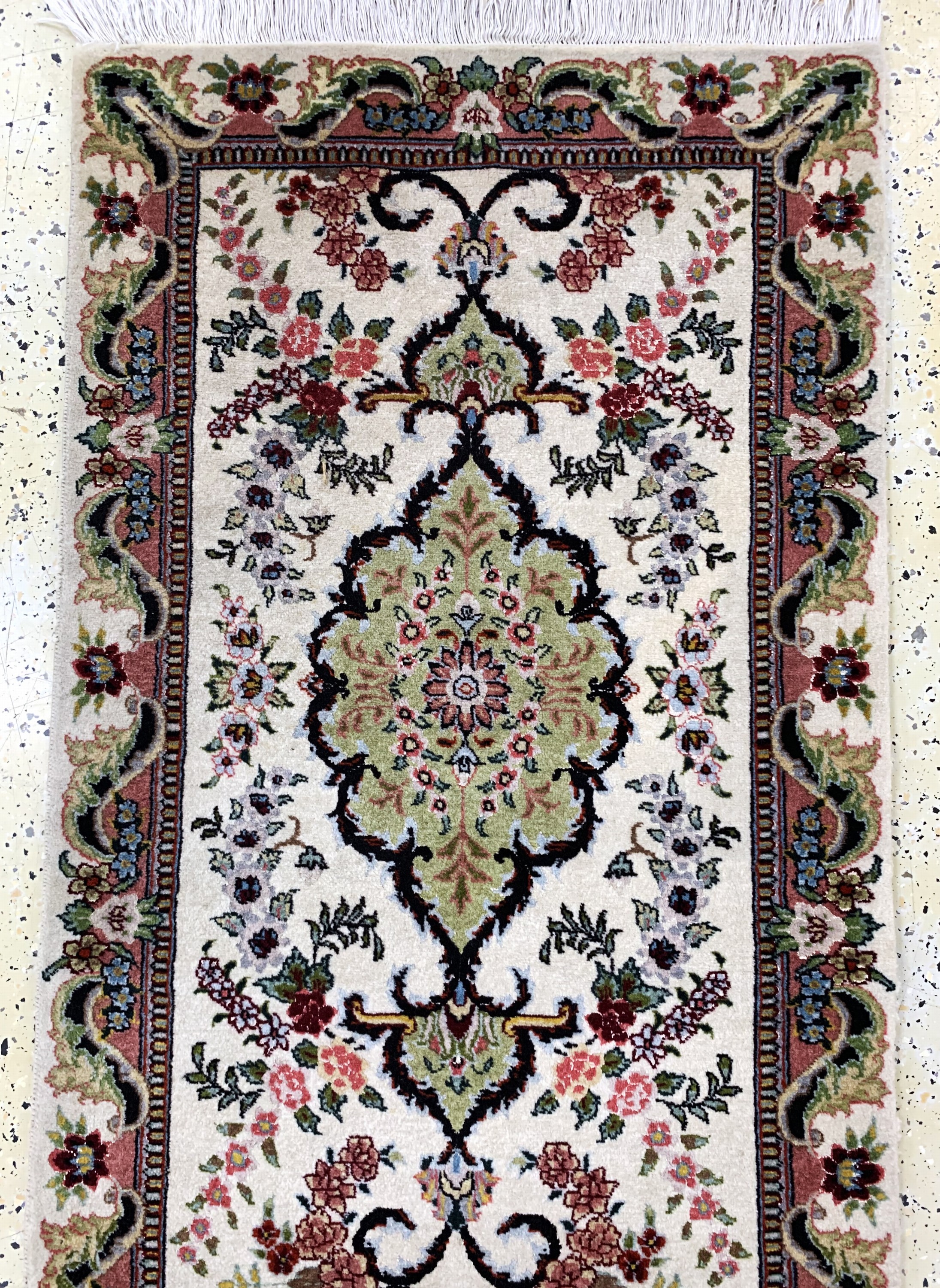 Detail a: Täbriz(40 Raj), Persien, Mitte 20.Jhd, Wolle mit Seide, ca. 400 x 76 cm, EHZ: 2